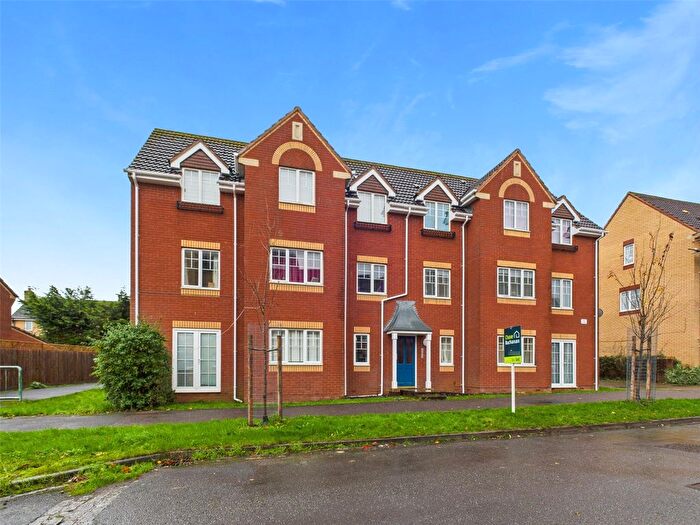 2 Bedroom Flat To Rent In Pinkers Mead, Bristol, BS16