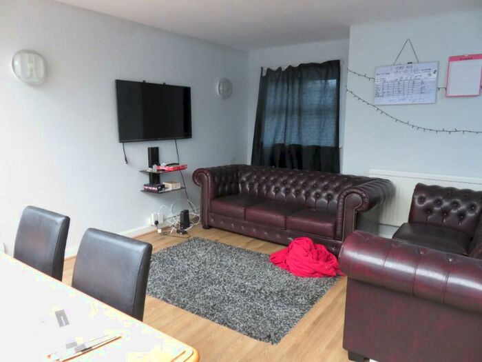 9 Bedroom Detached House To Rent In George Road, Nottingham, NG2