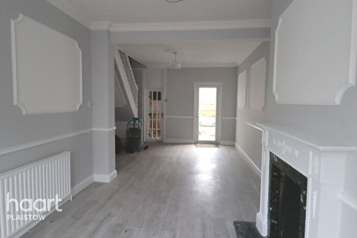 2 Bedroom Terraced House For Sale In Kingsland Road Plaistow, London, E13