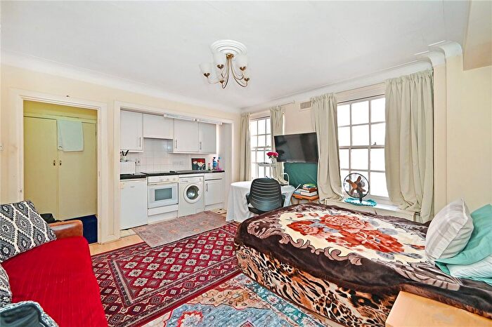 Studio For Sale In Edgware Road, Hyde Park, London, W2