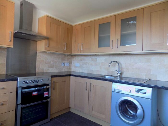 2 Bedroom Flat To Rent In Kenilworth Place, West Cross, SA3