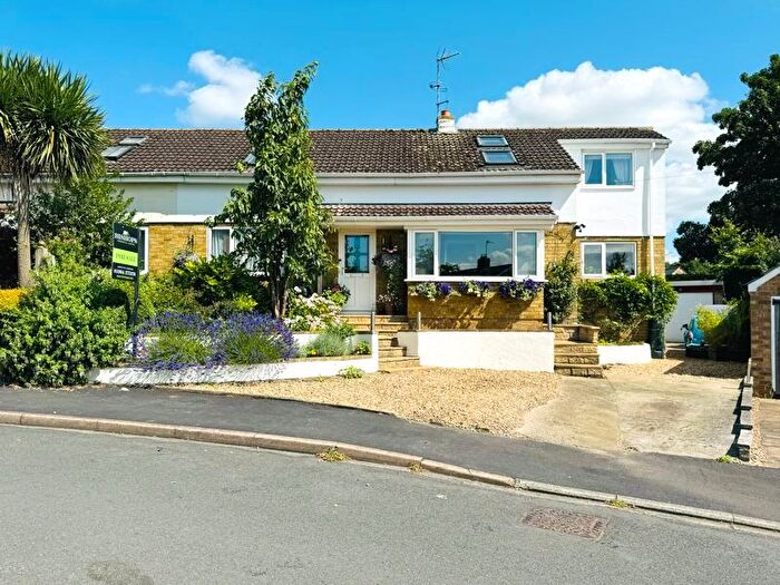 4 Bedroom Semi-Detached Bungalow For Sale In Orchard Close, Appleton Roebuck, York, YO23