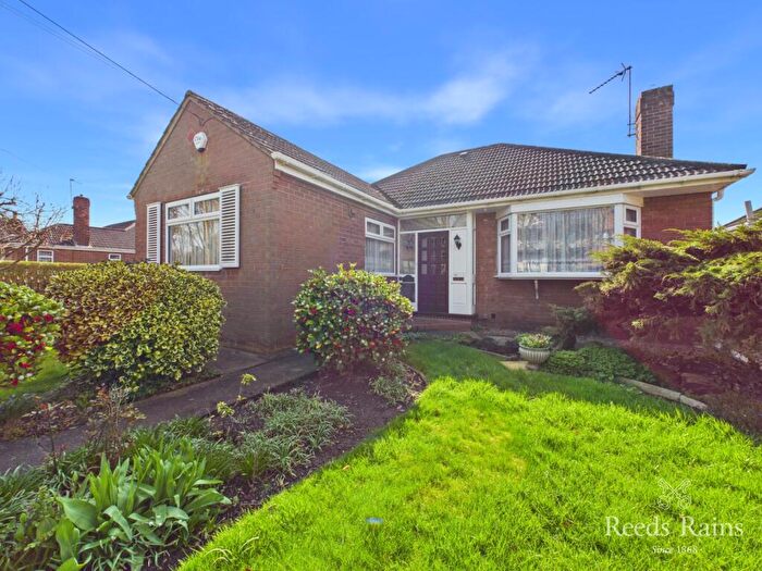 2 Bedroom Bungalow For Sale In Tweendykes Road, Sutton-on-Hull, Hull, East Riding Of Yorkshire, HU7