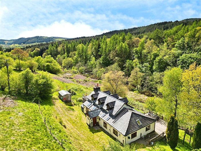 2 Bedroom Detached House For Sale In Llanwddyn, Oswestry, Powys, SY10
