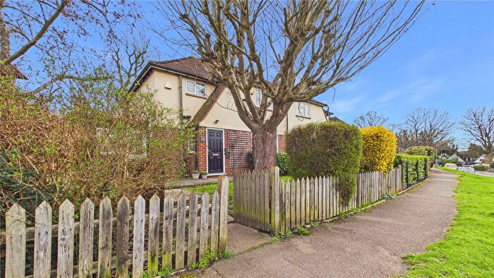 3 Bedroom Semi Detached House For Sale In Windlesham, Surrey, GU20