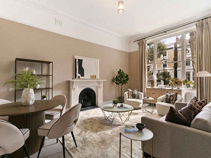 3 Bedroom Flat For Sale In Bassett Road, London, W10
