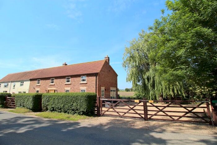 4 Bedroom Cottage For Sale In Beck Bank, West Pinchbeck, PE11