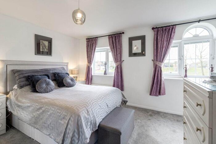 5 Bedroom Detached House For Sale In Muddiford Lane, Furzton, MK4 - Photo 9