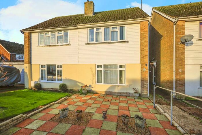 3 Bedroom Semi-Detached House For Sale In Turnpike Close, Ringmer, East Sussex, BN8