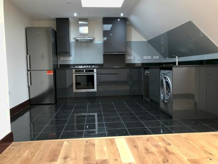 1 Bedroom Flat To Rent In High Road, East Finchley, London, N2