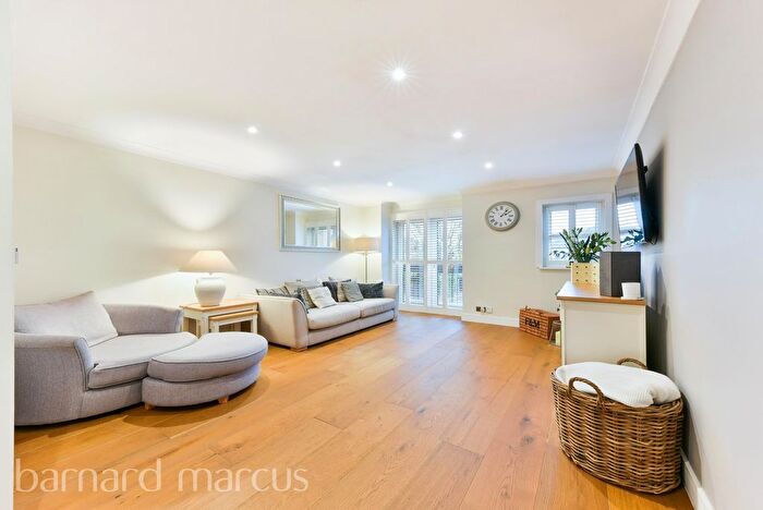 1 Bedroom Flat To Rent In Kingswood Terrace, Chiswick, London, W4