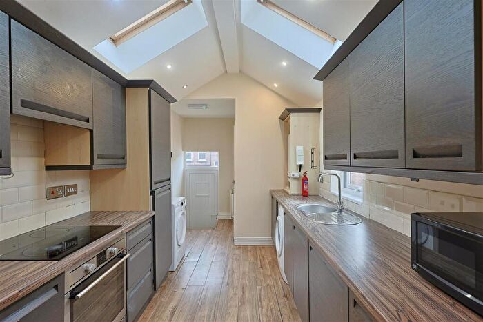 6 Bedroom Maisonette To Rent In Glenthorn Road, Jesmond, Newcastle Upon Tyne, NE2