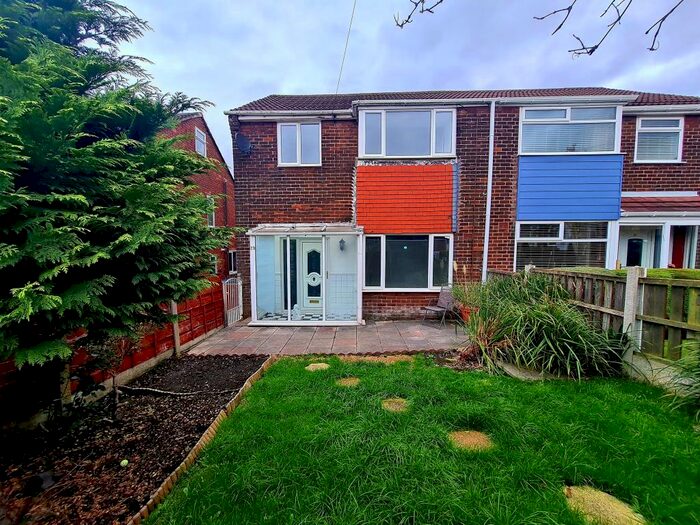 3 Bedroom Semi-Detached House To Rent In Southgate Road, Unsworth, Bury, BL9