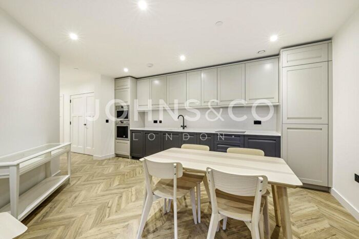 2 Bedroom Apartment To Rent In Royal Exchange, Kingston Upon Thames, Kingston, KT1