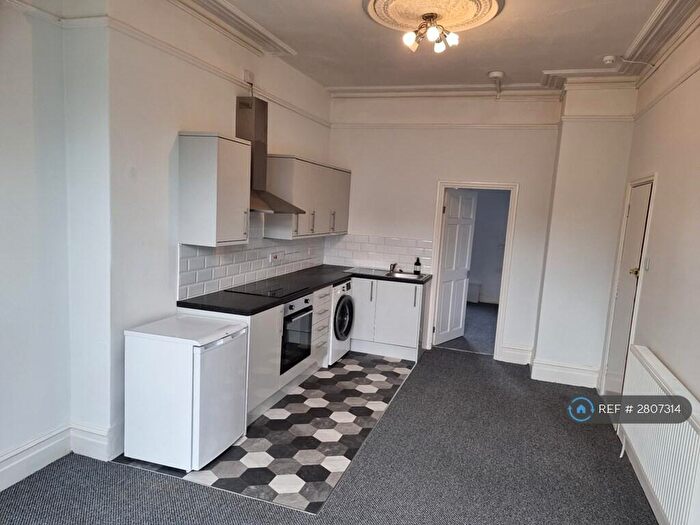 1 Bedroom Flat To Rent In Hoylake, Wirral, CH47