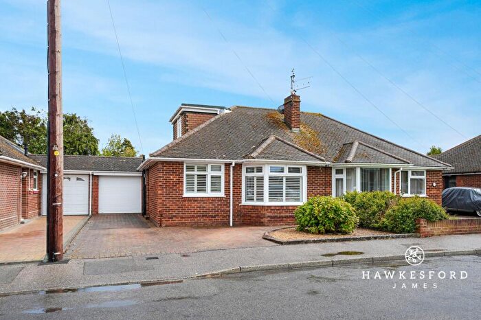 3 Bedroom Semi-Detached Bungalow For Sale In Roseleigh Road, Sittingbourne, ME10