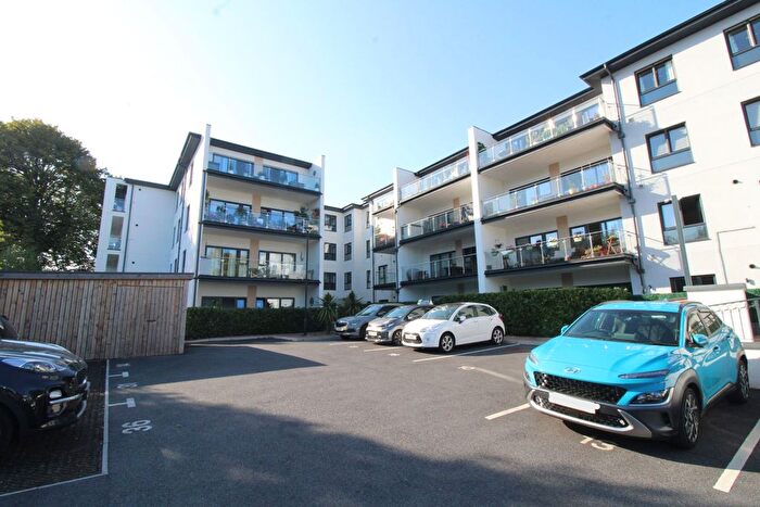 2 Bedroom Flat For Sale In Oldway Oaks, Southfield Road, Paignton, TQ3
