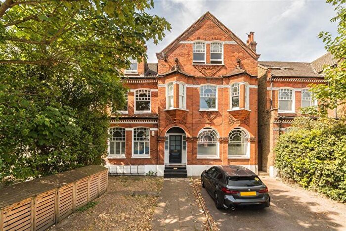 2 Bedroom Flat For Sale In Bedford Hill, Balham, SW12