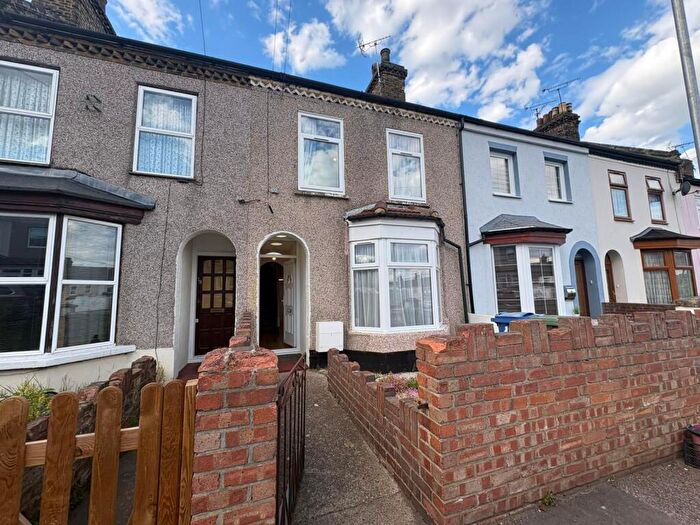 3 Bedroom Terraced House To Rent In Grove Road, Grays, RM17