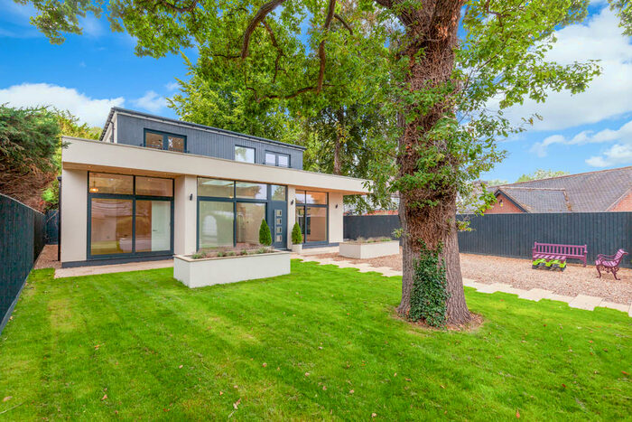 3 Bedroom Detached House To Rent In Henley Avenue, Oxford, OX4