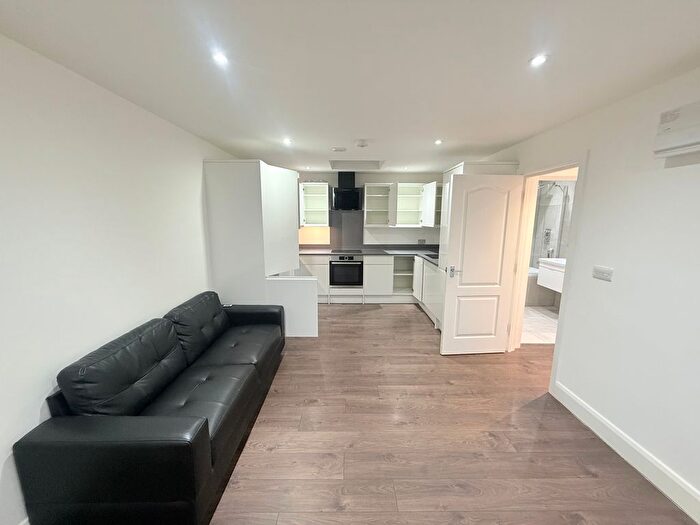 2 Bedroom Flat To Rent In Brighton Road, Purley, CR8