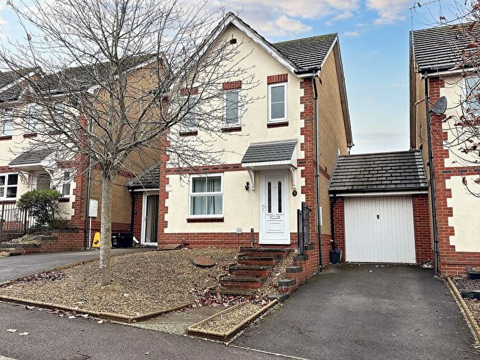 3 Bedroom Link Detached House For Sale In Adar Y Mor, Barry Island, CF62