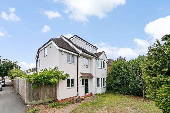 5 Bedroom Detached House For Sale In Hurst Road, West Molesey, KT8
