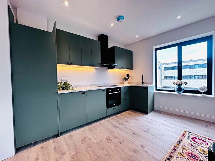 2 Bedroom Apartment For Sale In Norwood Road, London, SE27