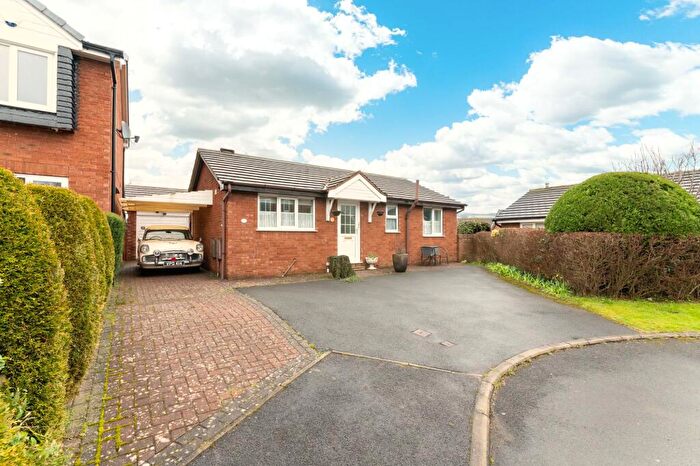 2 Bedroom Detached Bungalow For Sale In Woodlands Drive, Skelmanthorpe, HD8
