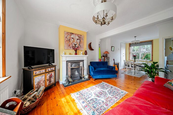 2 Bedroom Cottage For Sale In Murrells Lane, Camberley, GU15