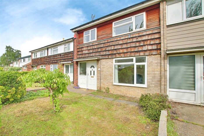 3 Bedroom End Of Terrace House To Rent In Campkin Road, Cambridge, CB4