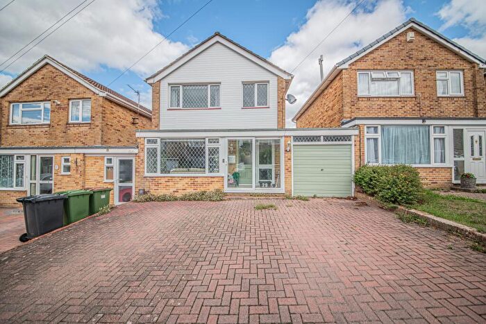 3 Bedroom Link Detached House For Sale In Selhurst Way, Fair Oak, Eastleigh, SO50