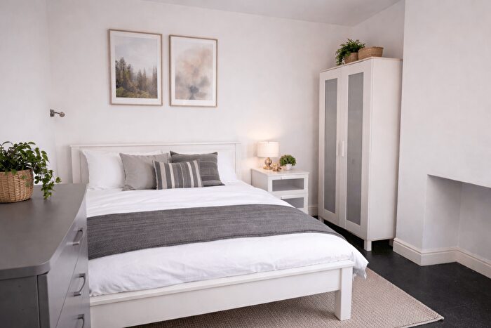 5 Bedroom Terraced House To Rent In Douglas Road, Lenton, Nottingham, NG7