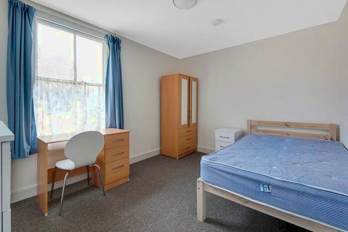 1 Bedroom Terraced House To Rent In St. Johns Lane, Canterbury (Double Room), CT1