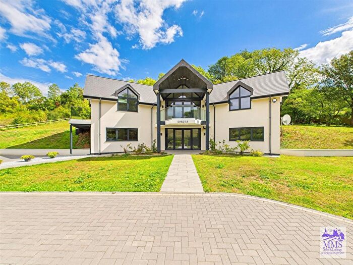 4 Bedroom Detached House For Sale In Dean Lane, Meopham, DA13