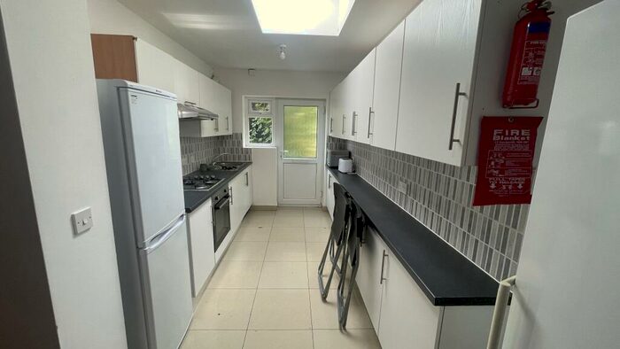 7 Bedroom Property To Rent In Clifton Avenue, Fallowfield, M14