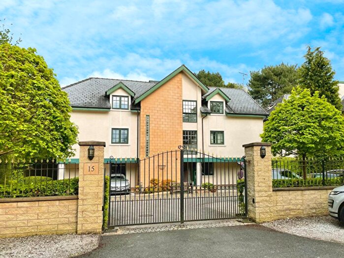 2 Bedroom Flat To Rent In Apartment, Heath Road, Hale, Cheshire, WA14