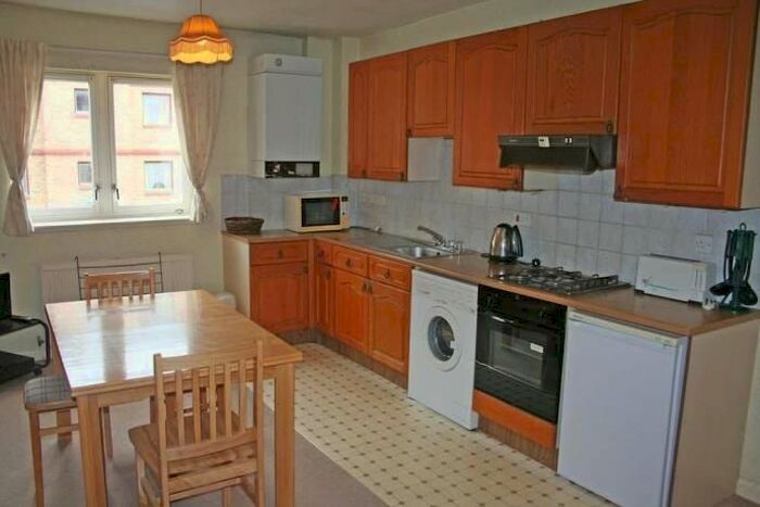 2 Bedroom Flat To Rent In Piershill Terrace, Edinburgh, EH8