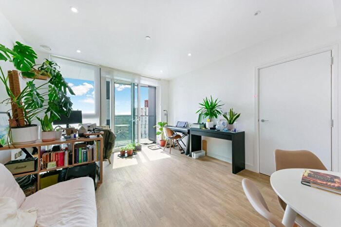 1 Bedroom Flat For Sale In Gladwin Tower, Wandsworth Road, SW8