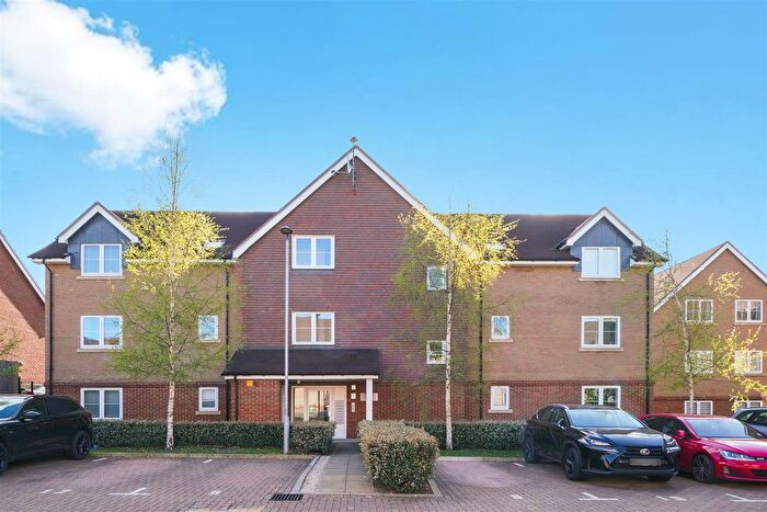 2 Bedroom Flat For Sale In Ceres Crescent, Epsom, KT17