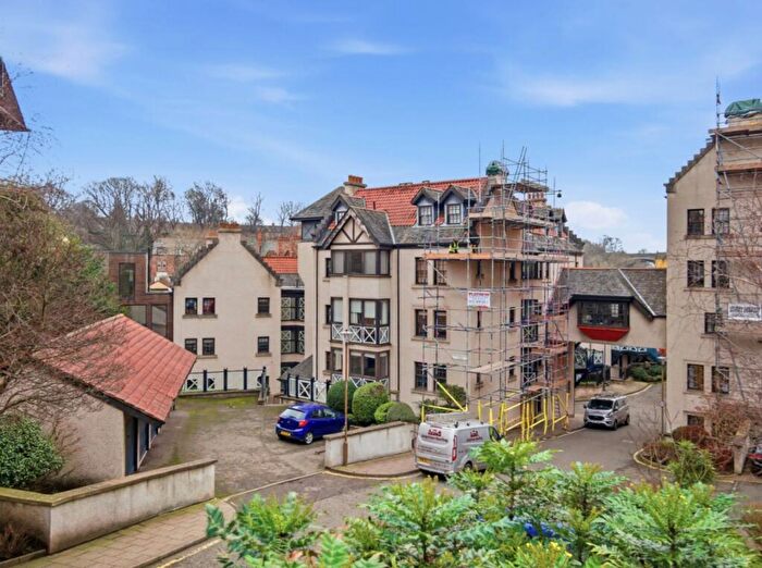 2 Bedroom Flat To Rent In Hawthornbank Lane, Edinburgh, EH4