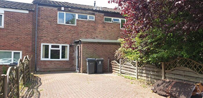 3 Bedroom Semi-Detached House To Rent In Mounts Way, Nechells, B7