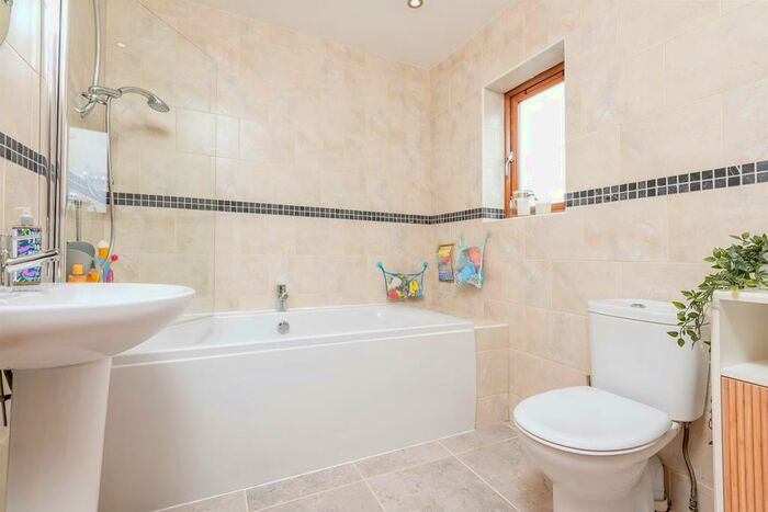5 Bedroom Detached House For Sale In White Wells Court, Scholes, Holmfirth, HD9