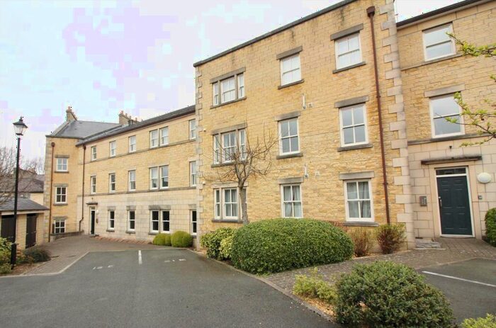 2 Bedroom Flat To Rent In Henry Street, Lancaster, LA1