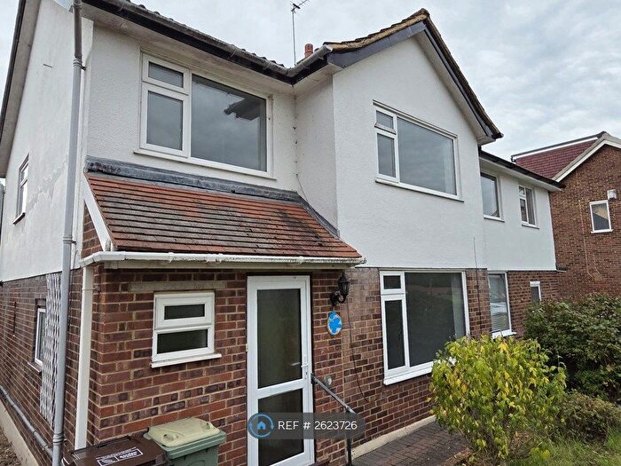 4 Bedroom Semi-detached House To Rent In Wentworth Close, Orpington, BR6