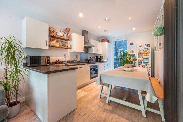 3 Bedroom Flat For Sale In Peloton Avenue, Stratford, London, E20