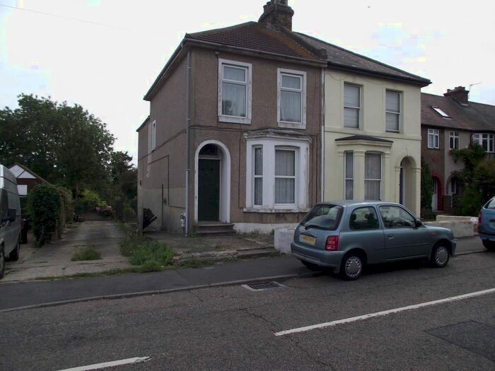 1 Bedroom Flat To Rent In Whitehill Road, Gravesend, DA12