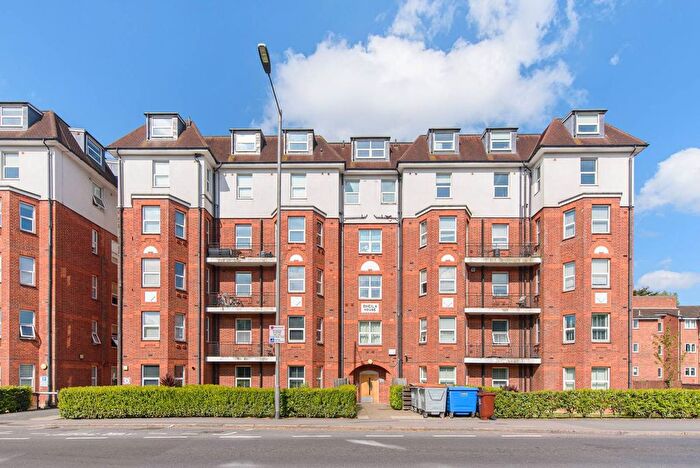 2 Bedroom Flat For Sale In Sheila House, Temple Fortune, London, NW11