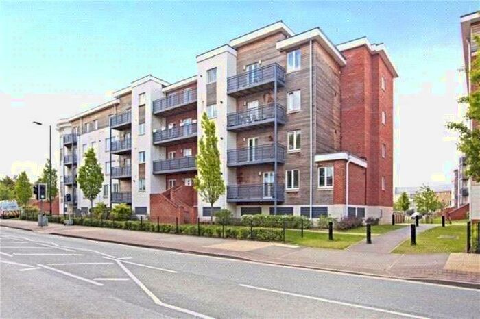 2 Bedroom Apartment To Rent In Kingsquarter, Maidenhead, Berkshire, SL6