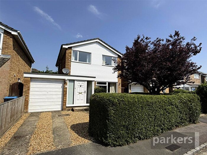 3 Bedroom Detached House To Rent In Kingham Drive, Carterton, Oxfordshire, OX18